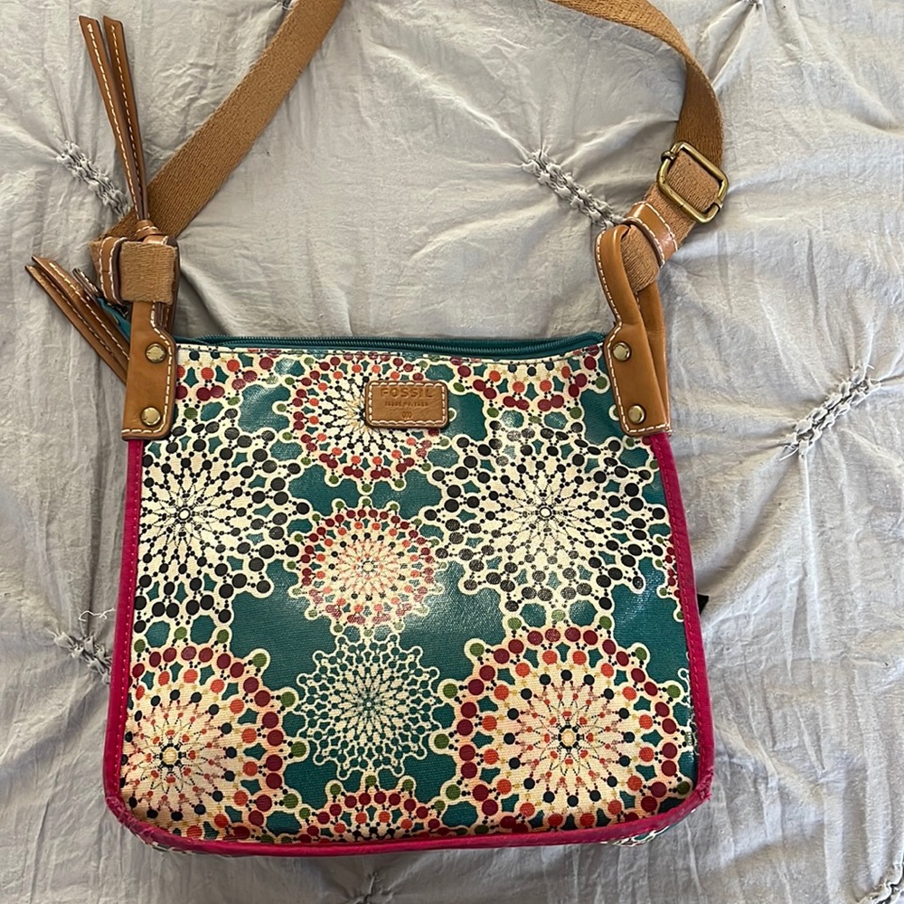 Crossbody, Fossil! Rarely worn.
